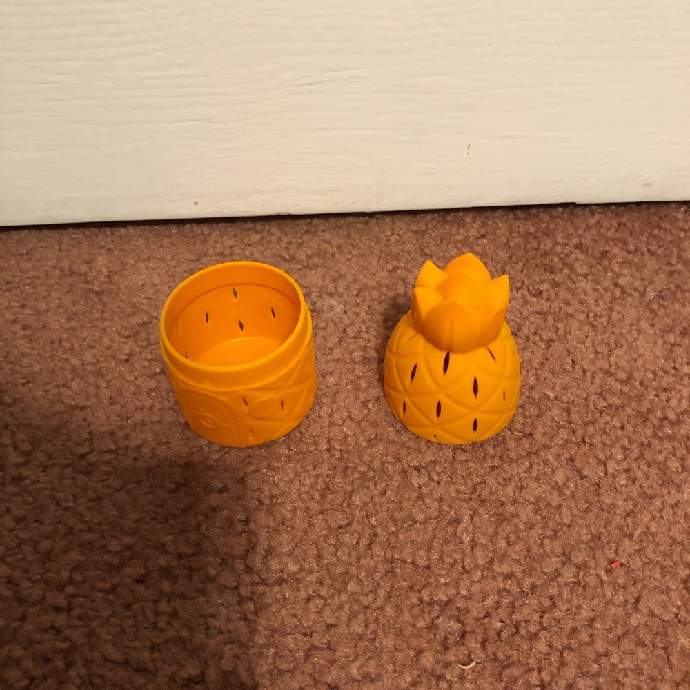 SpongeBob Beauty Blender Holder - Picture 2 of 6